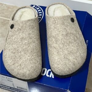 Birkenstock Zermatt Rivet Slippers In Eggshell Color, Narrow Fit, (Size 5).